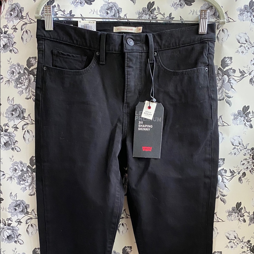 Levi’s 311 shaping skinny jeans